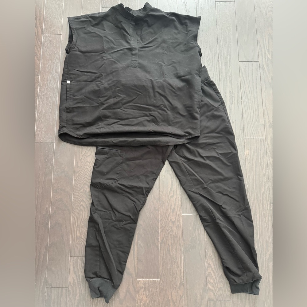 FIGS, Black, SET